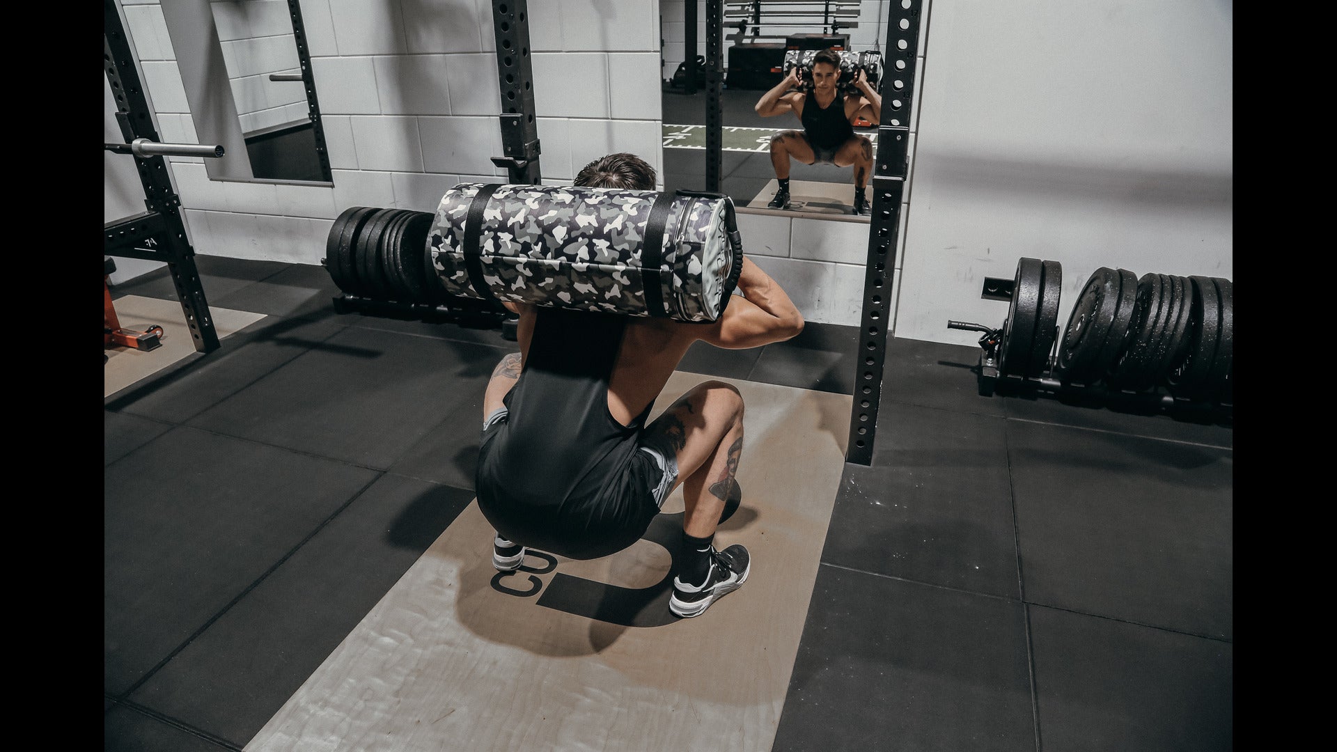 Sandbag Workout for CrossFit: Benefits, Handles, and Filling Options for Maximum Performance